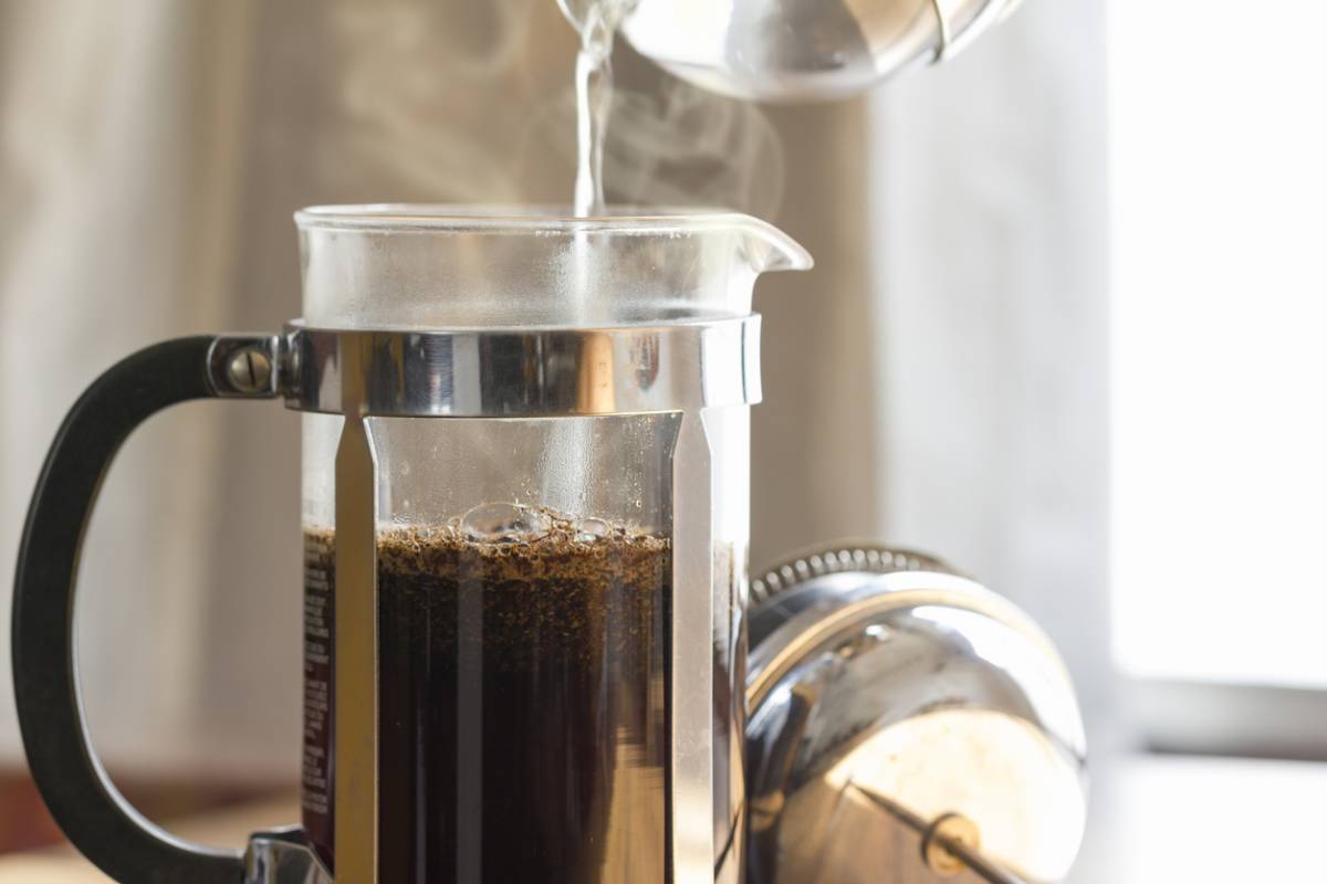 Pourquoi la cafetière à piston révèle-t-elle mieux les arômes ?
